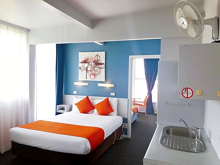 Waterfront Lodge Motel