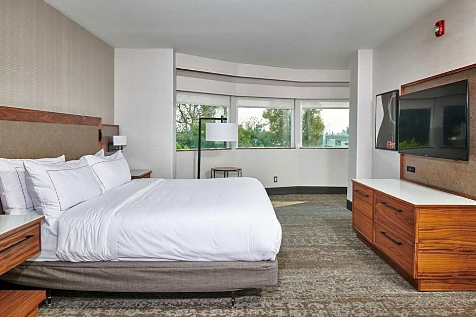 DoubleTree By Hilton Fullerton