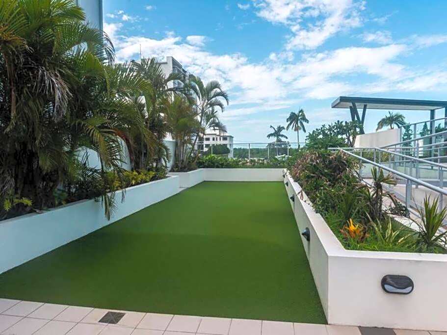 Excellent Location - Modern Hotel Room in Mackay