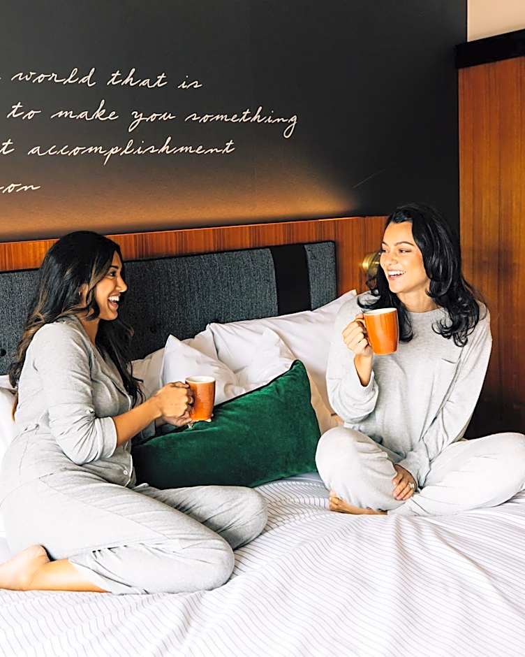 Cambria Hotel Boston Downtown-Seaport
