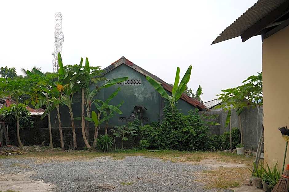 OYO 92831 Penginapan Raja