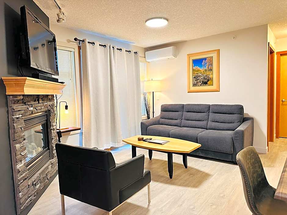 W463 Canmore 2BD 2BT, AC, MT view, Central Location