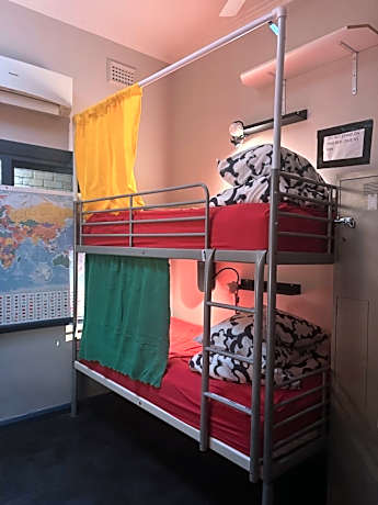Bed in 4-Bed Mixed Dormitory Room