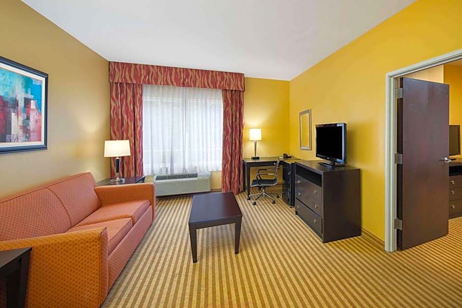 La Quinta Inn & Suites by Wyndham Union City