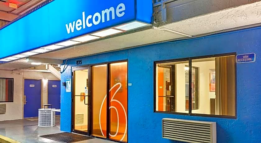 Motel 6 Dania Beach, FL