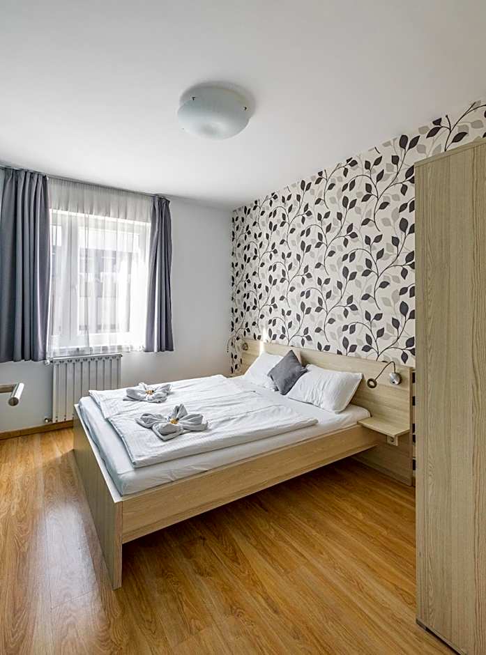 Maple Tree Budget Apartments