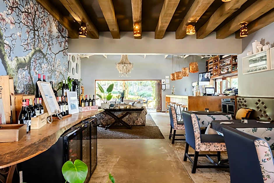 Casterbridge Hollow Boutique Hotel