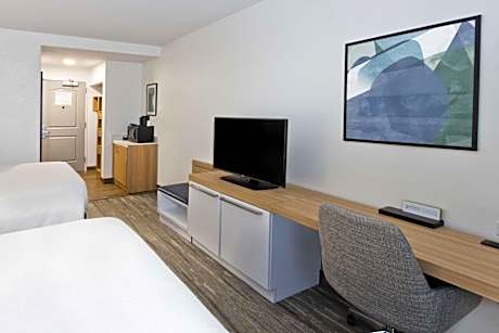 Queen Room with Two Queen Beds - Hearing Access