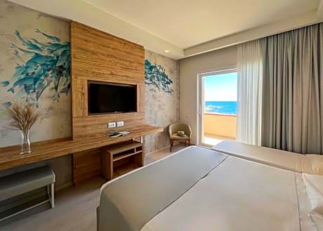 Triple Room with Sea View