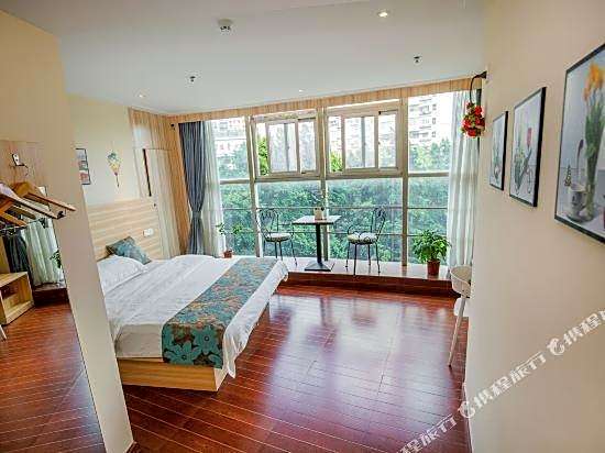 Guangzhou Longcheng Hotel (Chen Clan Temple Metro Station)
