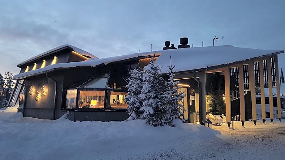Santa's Igloos Arctic Circle