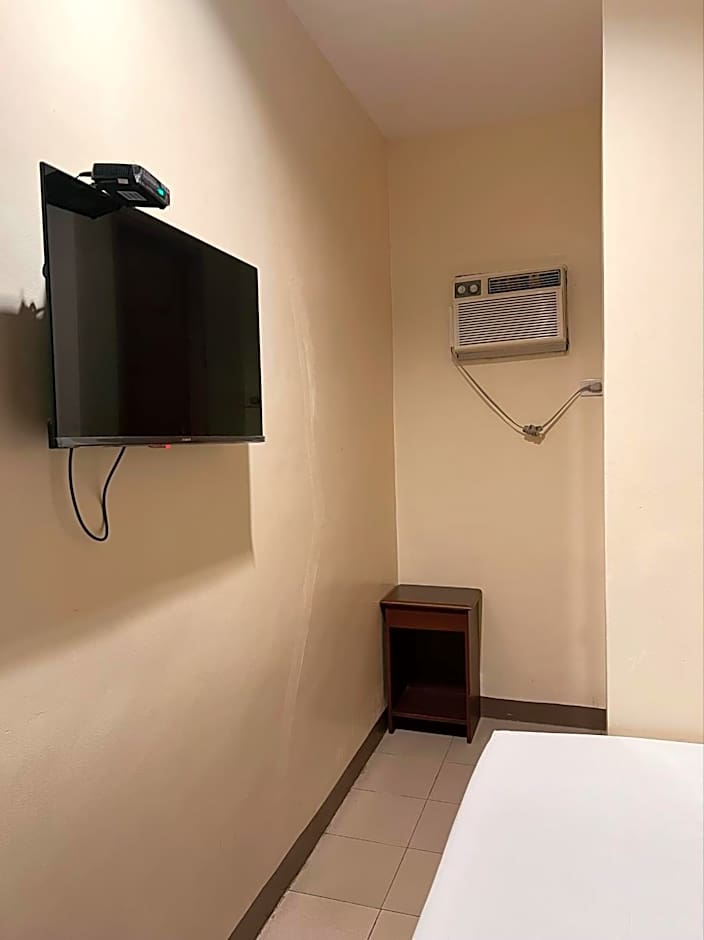 Blue Velvet Hotel -CM Recto