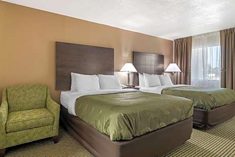 Queen Room with Two Queen Beds - Accessible/Non-Smoking