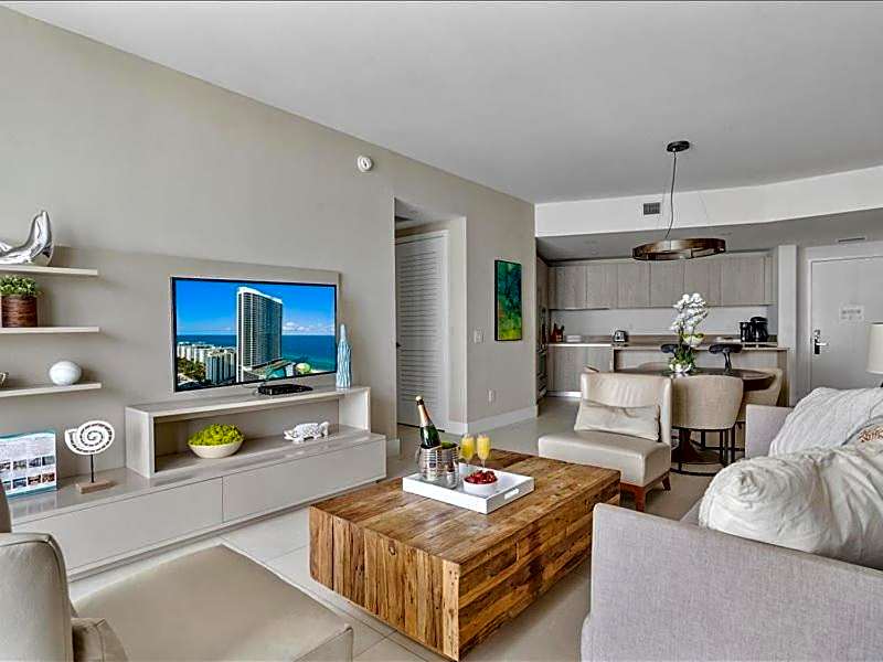 Beachside Contemporary Residence in Lyfe