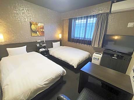 Twin Room - Non-Smoking
