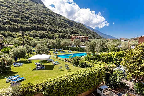 Double or Twin Room with Garden View