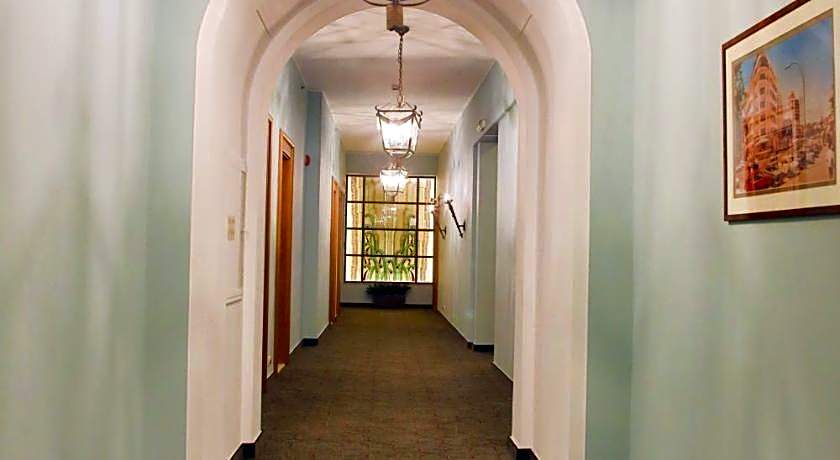 Warwick Palm Beach Hotel