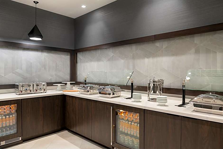 Holiday Inn Express Boston Logan Airport - Revere By IHG