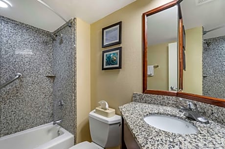 2 Queen Beds, Suite, Nonsmoking, Upgrade