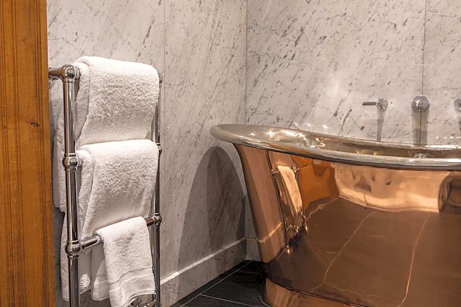 Mingary Castle - Restaurant with Rooms