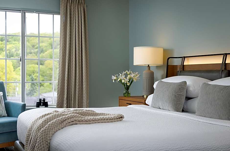 Meadowbrook Inn