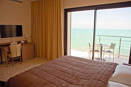 Deluxe Double Room with Balcony and Sea View