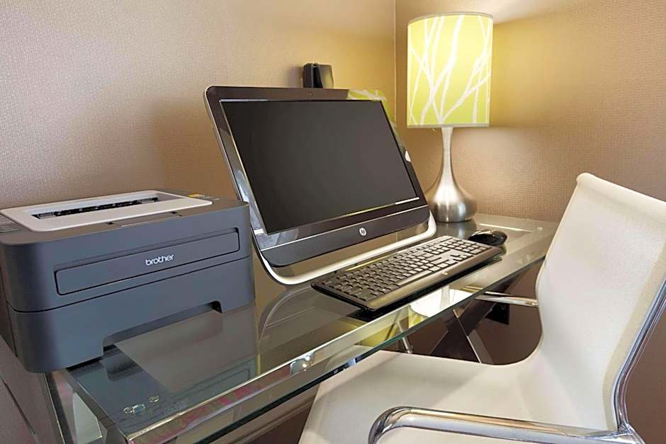 Country Inn & Suites by Radisson, San Carlos, CA