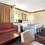 Econo Lodge Inn & Suites El Paso
