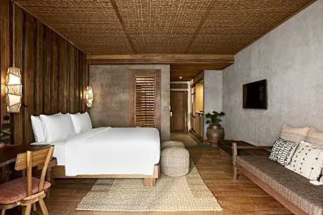 Premium King Room with Sea View and Pool Access