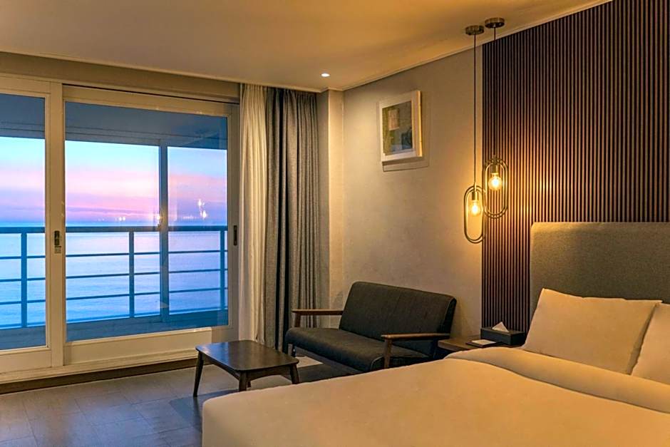EL Hotel