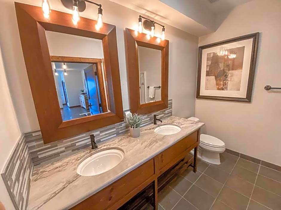 Remodeled Ski In-Out - 305 Soaring Eagle - Luxury!