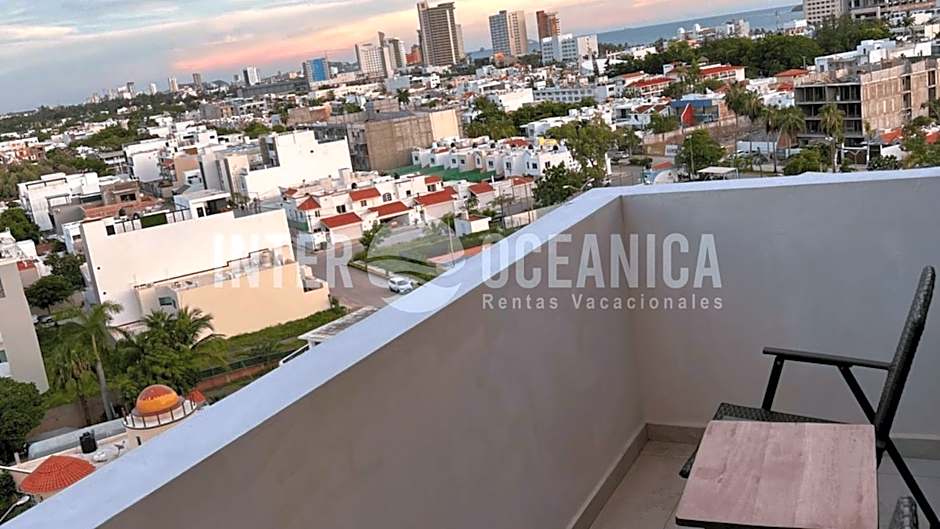 Alberca con la mejor vista a la Marina Mazatlán