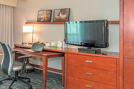 Room, 2 Queen Beds (Mobility/Hearing Accessible, Tub)