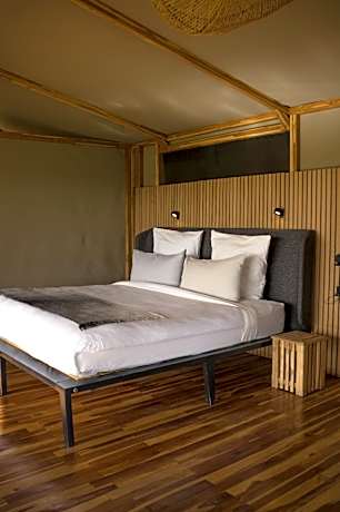 Luxury Camp Tent