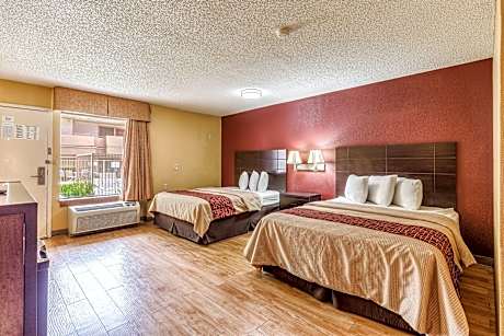 Deluxe 2 Queen Beds with Sofa Bed Non-Smoking