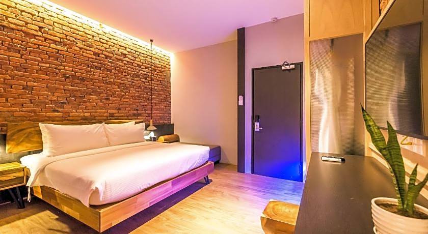 Tien Terrace Macalister