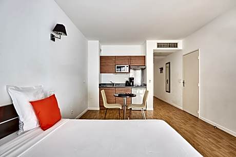 Studio apartment for 2/3 people with balcony