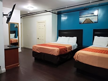Standard Double Queen Room