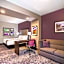 La Quinta Inn & Suites by Wyndham Clifton Park