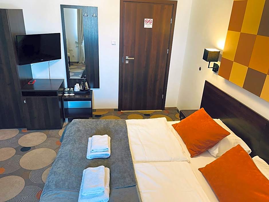 La Petite APARTMENTS & ROOMS