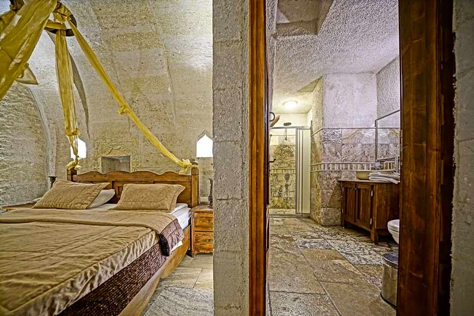 Maccan Cave Hotel