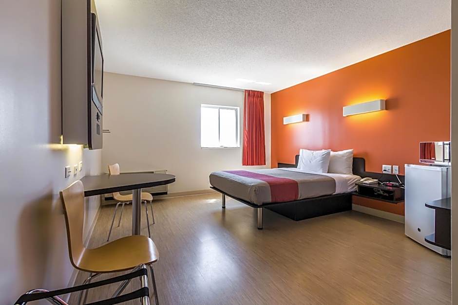 Motel 6 Kingston Ontario