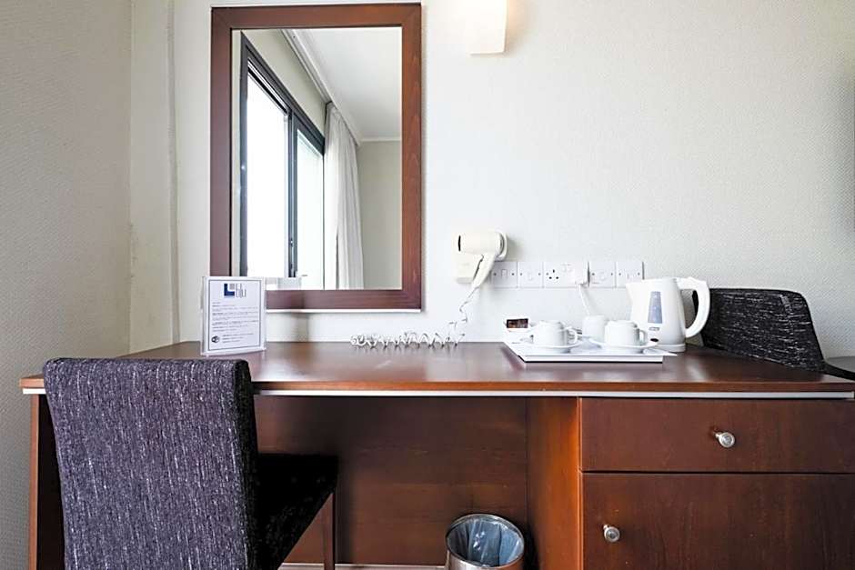 Livadhiotis City Hotel