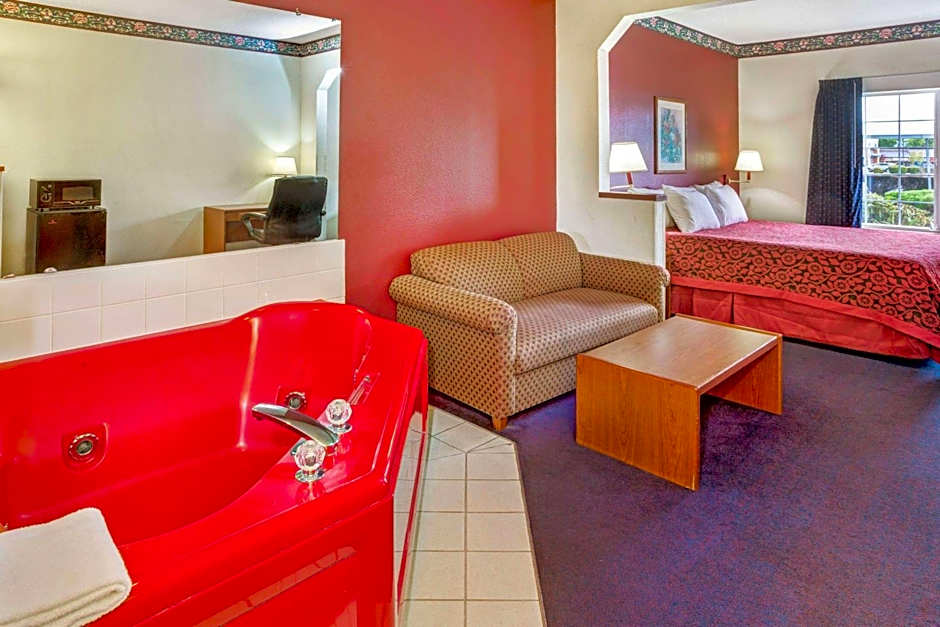 Days Inn & Suites by Wyndham Gresham