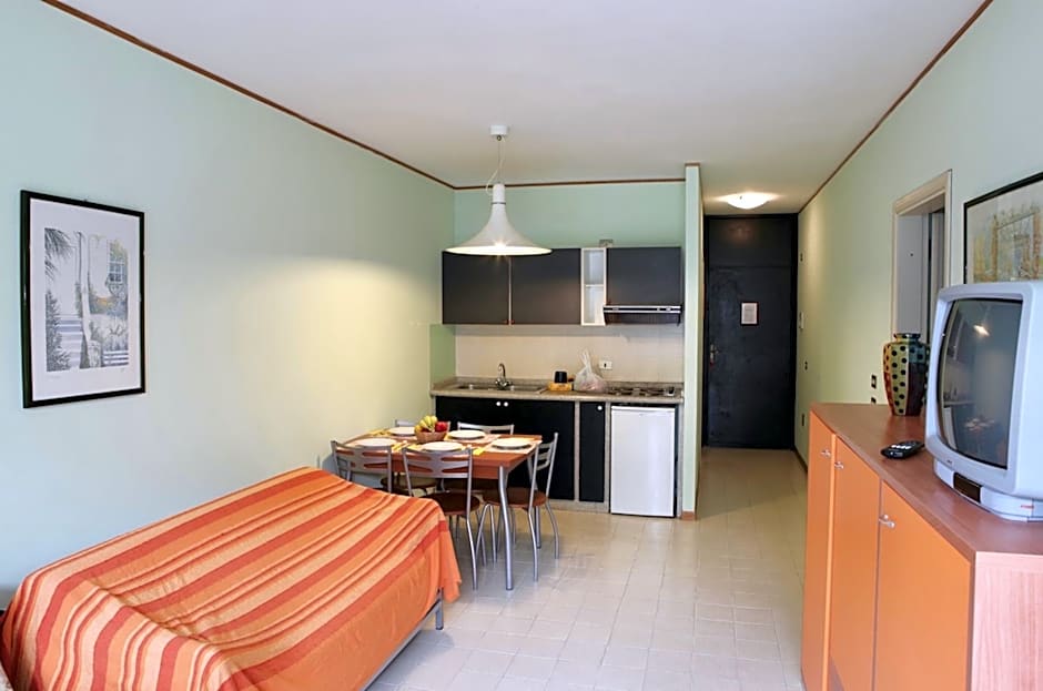 ISA-Holiday Homes from 400 to 900 m from the beach, apartments 6 beds