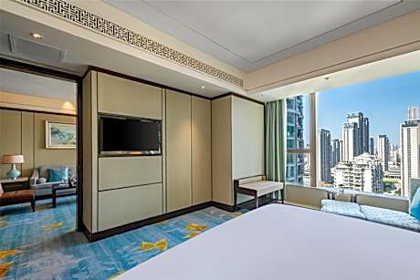 Deluxe City View Suite