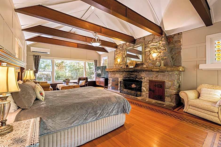 Arnica Views Summit Retreat