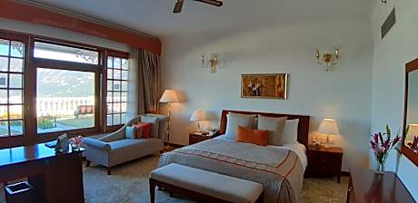 Executive Suite Residency Tower with 10% discount on spa