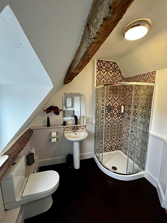 The Lion, Tredington