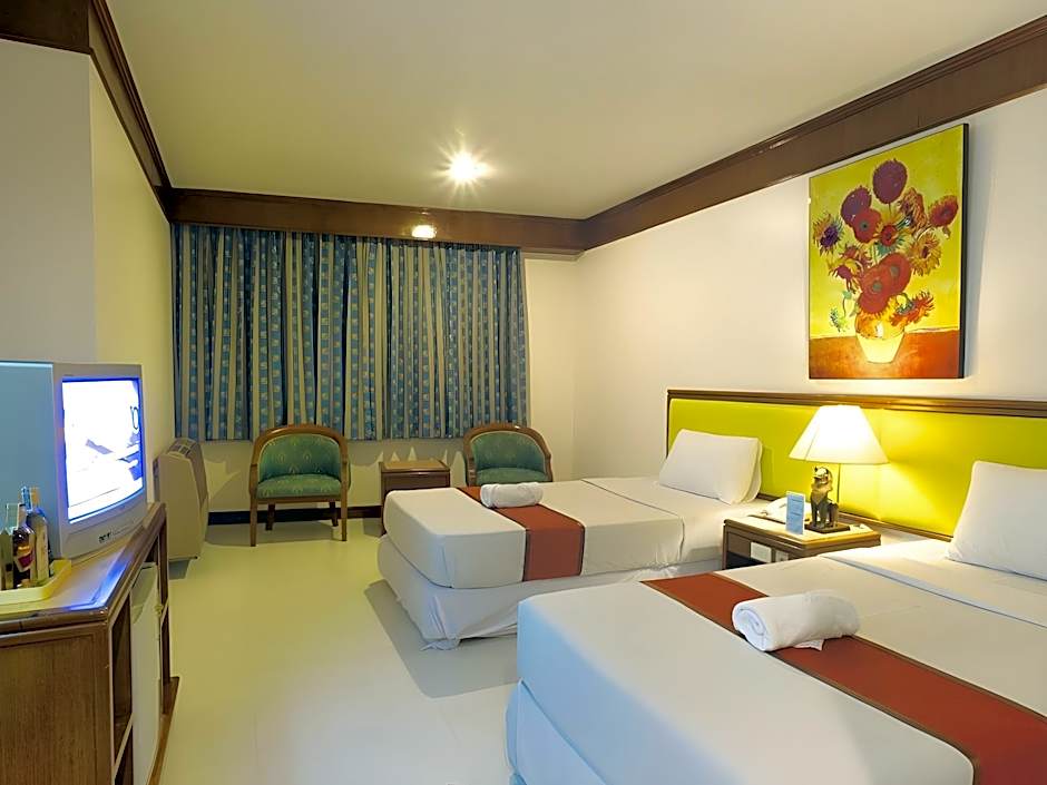 Silom Avenue Inn Hotel